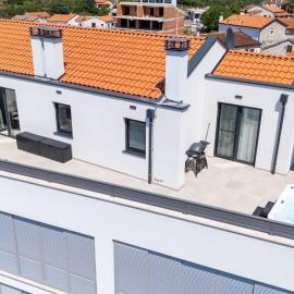 Penthouse Stella Marini with jacuzzi and sea view 2,5 km from sea