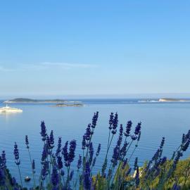 Apartment Infinity Blue, hotel a Mlini