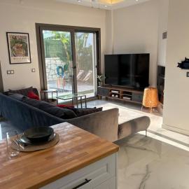 5 km to Alacati, Luxury Villa with Garden and Pool, hotel u Češmama