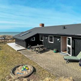 6 person holiday home in Løkken