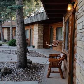 West Winds Lodge، فندق في رويدوسو