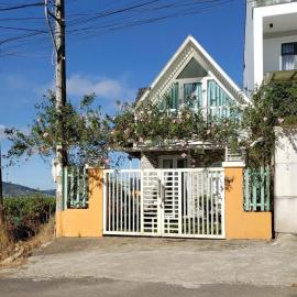 NEST HOUSE - Villa, hotel in Ấp Kim Thạch