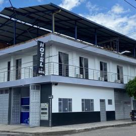 Hotel Crystal Acacias, hotel Acacíasban