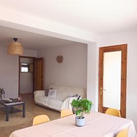LA CARA NORD , ALOJAMIENTO TURISTICO ,SALDES, A LOS PIES DEL PEDRAFORCA, apartamento โรงแรมในซัลเดส