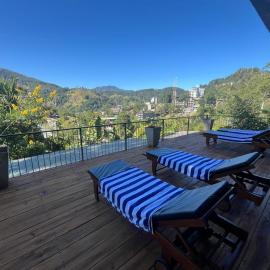 Ella Rawana Den Hotel
