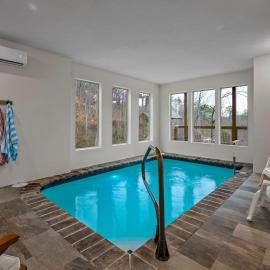 Relaxing cabin retreat-pool, hot tub and game room, hotel v destinácii Sevierville