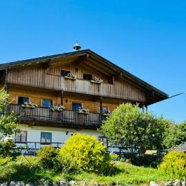 Langegger Alm - Sennerstube, hotel en Bernbeuren