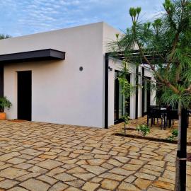 House B, hotel v destinácii Dekani