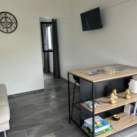 Chez Lulu - Appart cosy avec kitchenette: Le Moule şehrinde bir otel