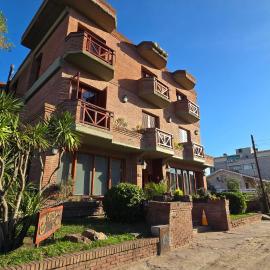 Hotel Olimpia، فندق في أوستند
