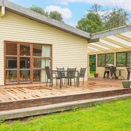 8 person holiday home in Knebel, hotel u gradu 'Knebel'