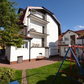 Dom Wczasowy ISABELLE, hotel in Darlowko