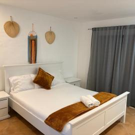 Dave Place - 3 Bedroom House, hotel di Alte