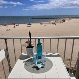 Les pieds dans l'eau - Carnon plage, Hotel in Carnon-Plage