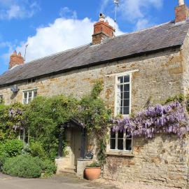 The Old Bakery Barn, hotel in Pattishall