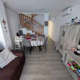 Modern 3 Bed House with shared pool in Los Alcazares, hotelli kohteessa Los Alcázares
