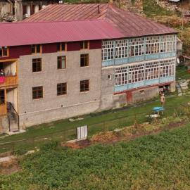 Guest house Emzar, hotel em Adishi