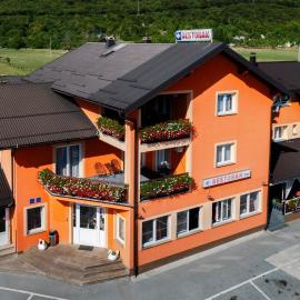 House Šapina, hotel in Korenica