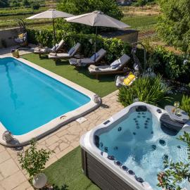 Luxury Villa Ivona Pool, Jacuzzi, Sauna & Privacy