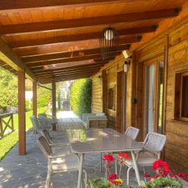 FaBe Chalet - Jacuzzi Panoramica & Mountain Escape, hotel in Piazza Brembana