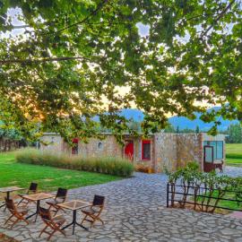 Ktima Lomvàrdia, hotel a Lóngos