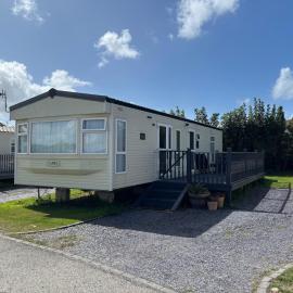Seaside Escape 2-Bed Caravan at Seven Bays Park, hotel in Saint Merryn