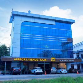Airport Avenue Plaza