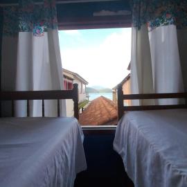 hostel Boa Onda Trindade، فندق في باراتي