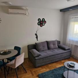 Apartman Vinyl - self check-in, готель у місті Осієк