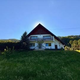 Bradutul de la munte Chalet, hotel di Brasov