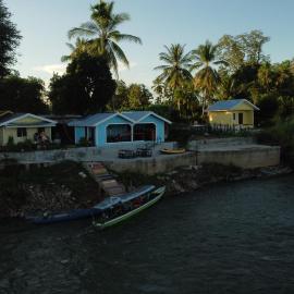 Don Som Riverside Guesthouse, hotel in Don Som