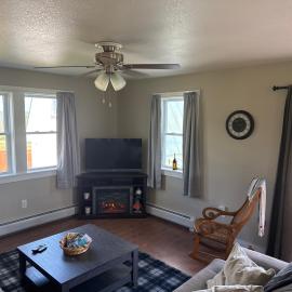 Private 2 Bedroom Lofted Garage Getaway, hotel in Newport Center