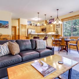 Boulders Truckee Condo Near Donner Lake + Skiing!, отель в городе Траки