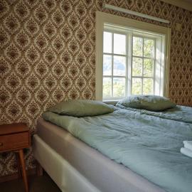 2 Houses & A Barn Twin Room, hotel i Leknes