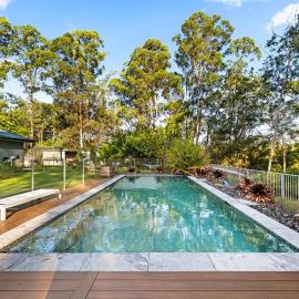 Hinterland Retreat 5 bedrooms, pool & hot tub