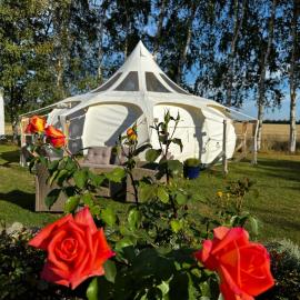 Romantik Luxus Glamping 4, hotel u gradu 'Idestrup'