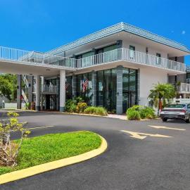 Quality Inn & Suites at Tropicana Field, hotel in St Petersburg