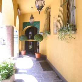 Albergo Della Corona, hotel di Binasco