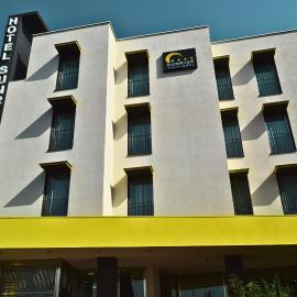 Sunrise Hotel, hotel en Casoria