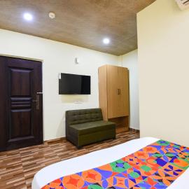 Hotel Royal Residency Near Anand Vihar Railway station