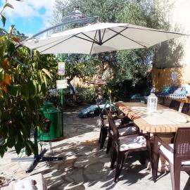 Casa Os Maias - Jardim, terraço e espaço para 10 pessoas, hotel in Mirandela
