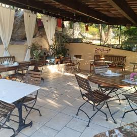 Campagne de la source St Martin B&B, готель у місті Котіньяк