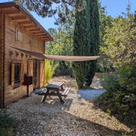 La cabane des Pachous, hotel em Tourves
