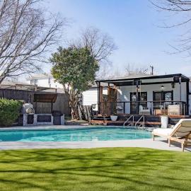 Upscale 3BR with Yard Games Heated Pool and Hot Tub