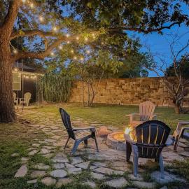 Bright 3BR with Fire Pit and Near Convention Center