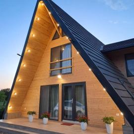 Ema House, hotel di Vad