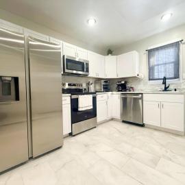 Town & Country Andover NJ Area-1st Floor 2 Bedroom, hotel em Newton