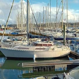 Bateau au port de Perros-Guirec, hotel in Perros-Guirec