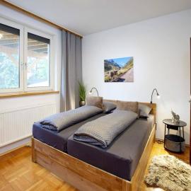 Ruhiges Doppelzimmer bei Wien mit eigenem Bad, hotel in Himberg