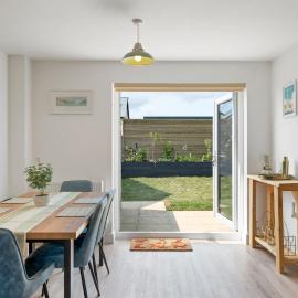 Modern Home in Dartmouth Private Parking & Garden